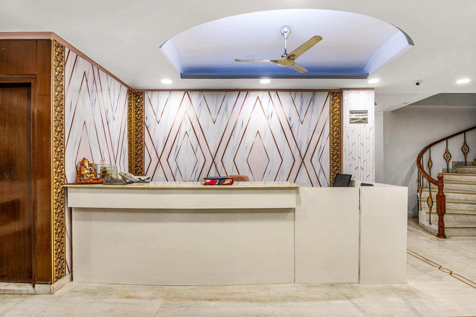 Hotel Nice Palace Delhi  Exterior photo